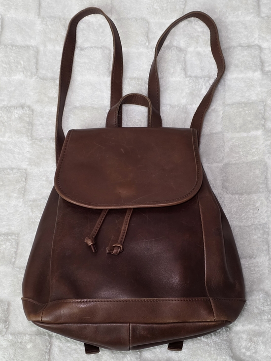 L.L. Bean Handbags - Vintage L.L. Bean Town and Field Leather Rucksack Brown